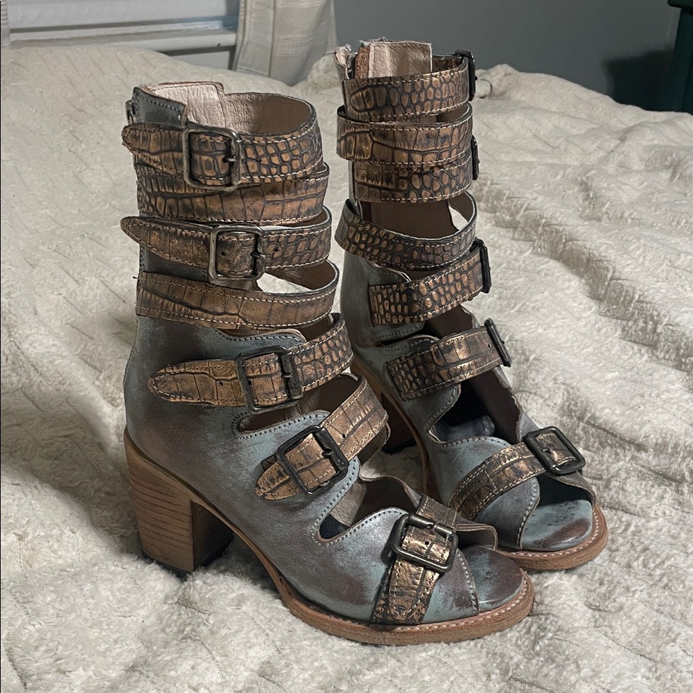 FREEBIRD by Steven Bond sandals